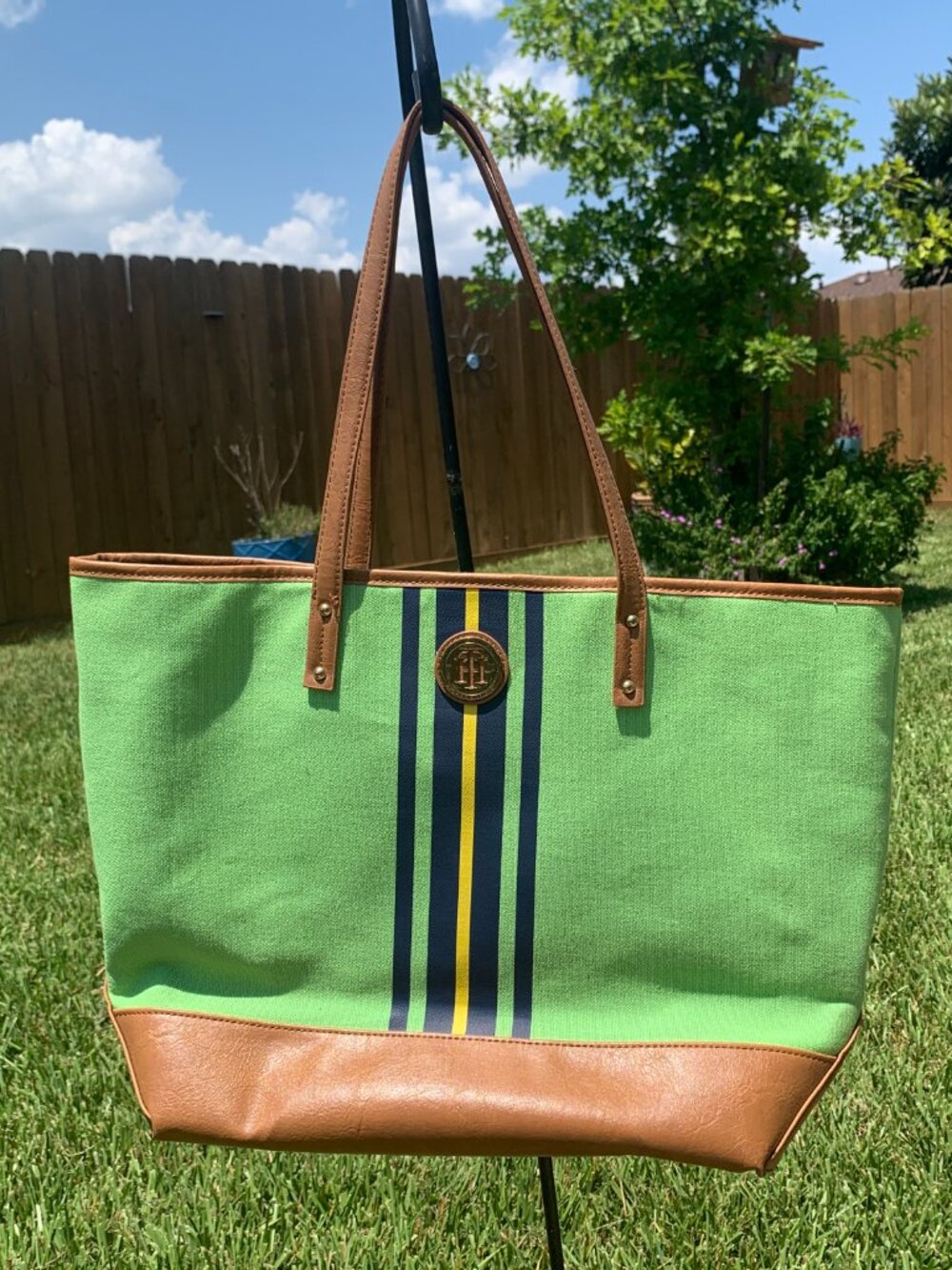Tommy Hilfiger Lime Green and Tan Essential Tote ⭐️